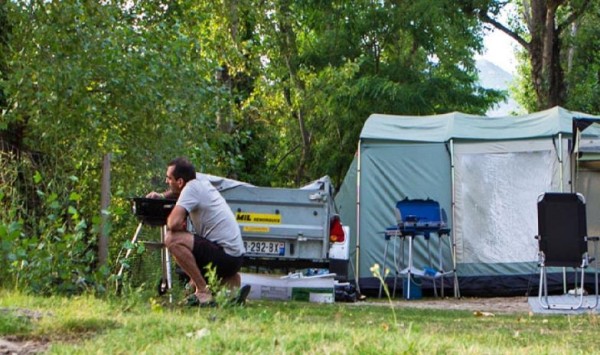 Package River (car + tent or caravan or camping-car) + electricity 6A 2 Ppl. - Camping du VIADUC