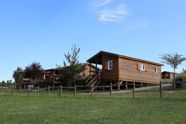 Chalet PREMIUM 35 m² (3 bedrooms) (5 to 10 years old) 8 Ppl. - Camping du Lac de Bonnefon