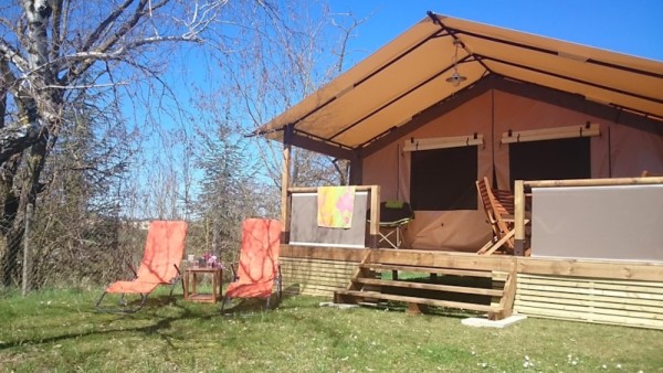 Victoria's Lodge 30m² - 2 bedrooms (without private facilities) 4/5 Ppl. - Camping LES CALQUIERES
