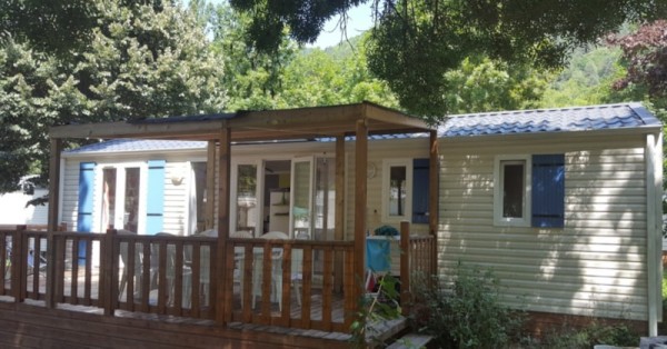 GREAT COMFORT 40 m2 - 2 bedrooms - Covered terrace 4/6 Ppl. - Camping LE RUISSEAU