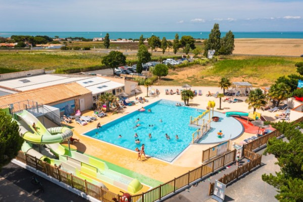 Camping Les Peupliers****