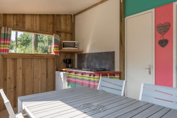 Sweet Home 4 personnes 4 Pers. - Castel Camping Les Ormes, Domaine & Resort