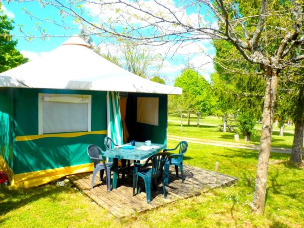 Economic canvas tent / 2 bedrooms - terrace 1/5 Ppl. - Camping Quercy Vacances ****