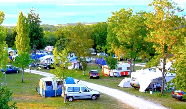 Pitch camping-car / caravan / tent 1/6 Ppl. - Camping Quercy Vacances ****
