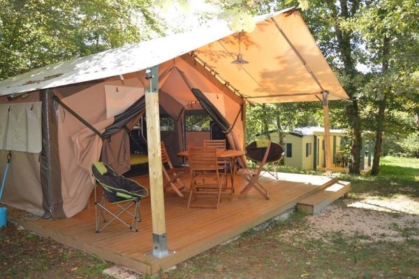 Tente Lodge VICTORIA 2 chambres (sans sanitaires) 5 Pers. - Camping Le Picouty