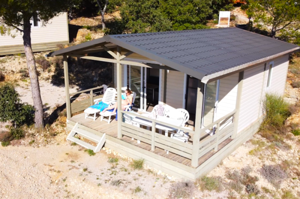 Chalet 27 m² - 2 chambres - vue lac 5 Pers. - Camping naturiste Verdon Provence