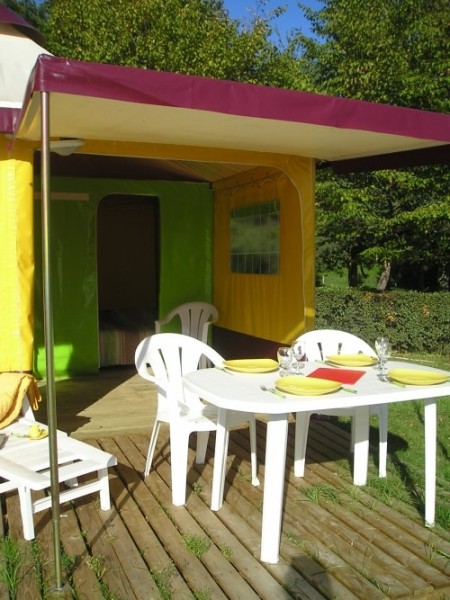 Bungalow canvas 21m² 2 rooms - without toilet blocks 5 Ppl. - Flower Camping Le Jardin de Sully
