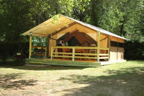 Lodge Victoria Tent 30m² / 2 bedrooms (without toilet blocks) 5 Ppl. - Camping Ushuaïa Villages les Pialades