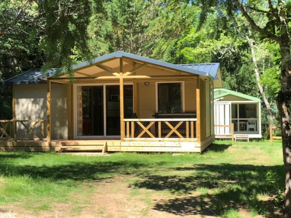 CHALET EDEN 35m² / 3 bedrooms - sheltered terrace 17m² 6 Ppl. - Camping Ushuaïa Villages les Pialades