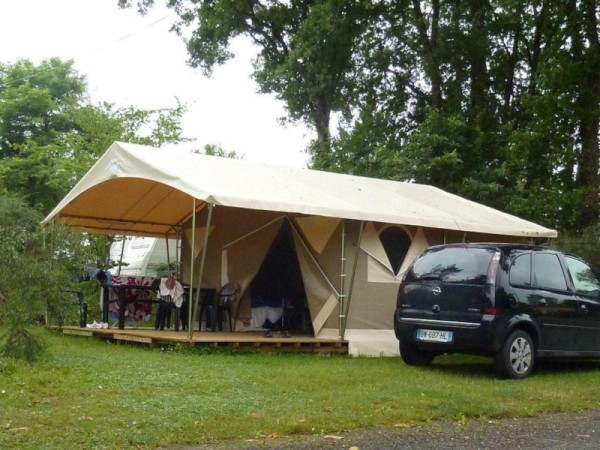 Tent Canada Standard 2 bedrooms 20m² (without toilet blocks) 4 Ppl. - Flower Camping du Port Caroline
