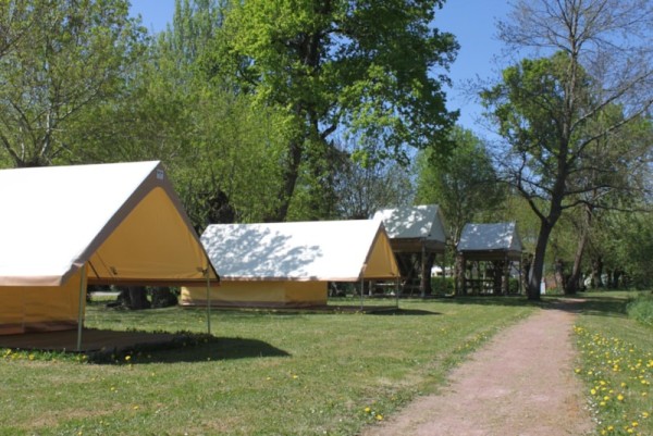 Treck Tent Standard 1 bedroom (without toilet blocks) 2 Ppl. - Flower Camping du Port Caroline