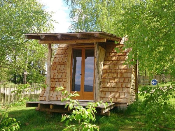 Hut RANDONNEUR - equipped with a double bed and camping equipment 1/2 Ppl. - Camping du Mettey****