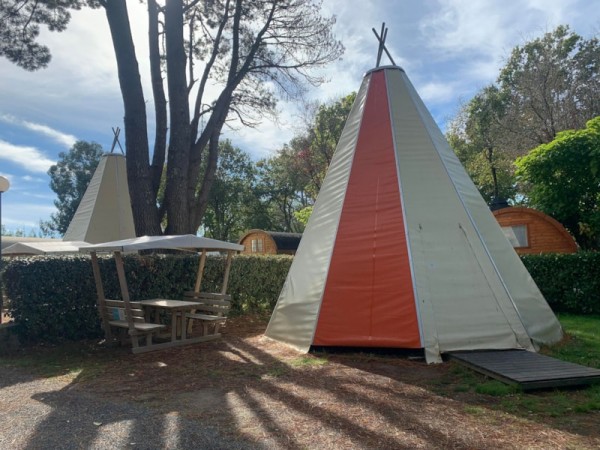 Tipi 4 pers. - 2 bedrooms - with WC and bathroom 4 Ppl. - Camping L'Étang du Pays Blanc