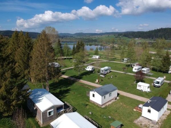 CAMPING DU LAC DE REMORAY
