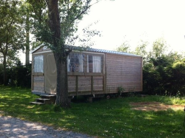 Cabin Celte Standard 11m² - 2 bedrooms without toilet block + terrace 9m² 4/5 Ppl. - Flower Camping La Pointe du Talud