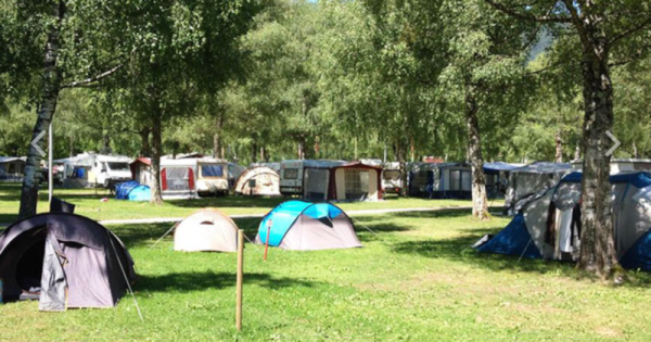 Pitch caravan + 1 car 2/6 Ppl. - Camping L'Aloua