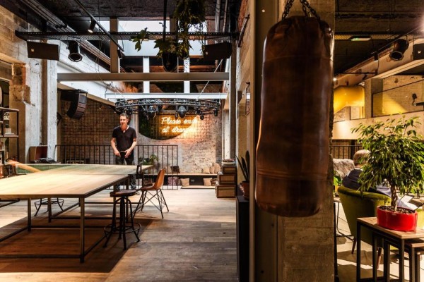 Upstairs Hotel Ostende