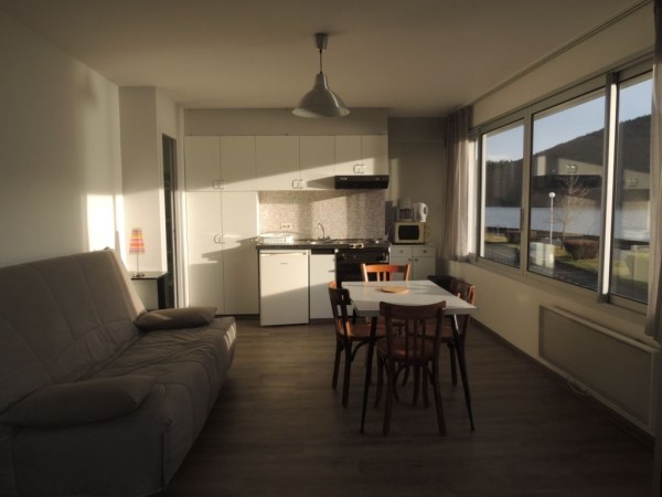 APPARTEMENT balcon - MEUBLE N°131 - HOTEL BELLEVUE