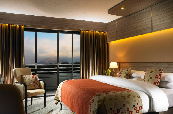 The Gleneagle Hotel & Apartments