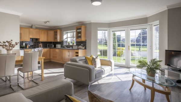 The Gleneagle Hotel & Apartments