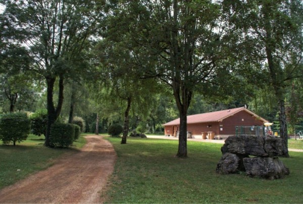 Camping Grottes d'Azé