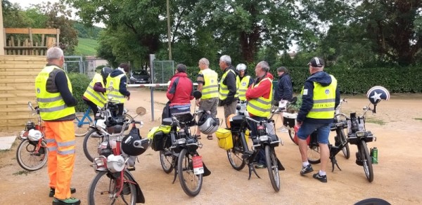 Camping Grottes d'Azé