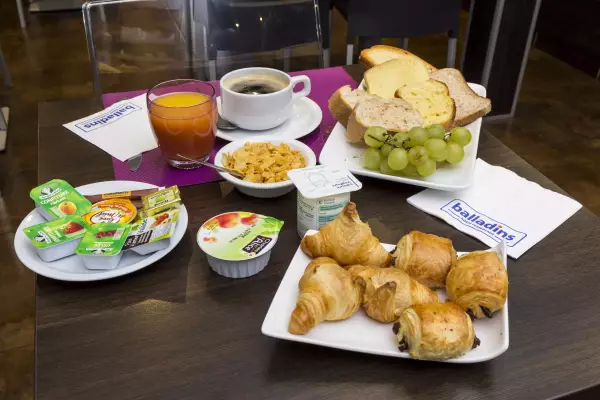 initial by balladins Lyon / Chanas