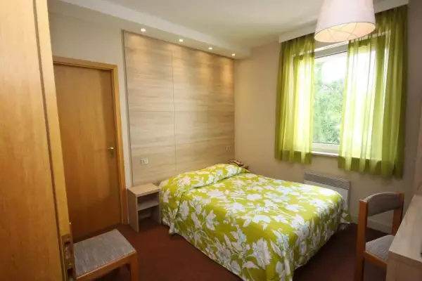 Hôtel Restaurant à L’Étoile