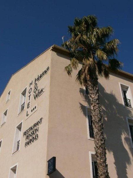 HOLIDAYS & WORK HOTEL