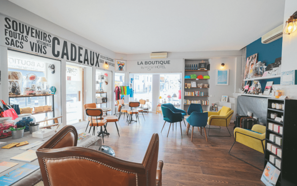 HOLIDAYS & WORK HOTEL