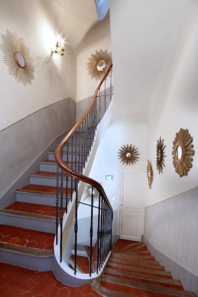 HÔTEL DES QUATRE-DAUPHINS