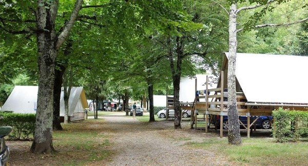 Tent Lodge Amazone 22m² on piles - without toilet blocks 2/4 Ppl. - Camping Qualité le Val de Saures