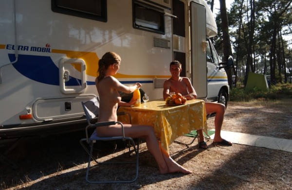 INFINI : Emplacement caravane ou camping car (9m et +) 2 Pers. - Euronat Village Naturiste