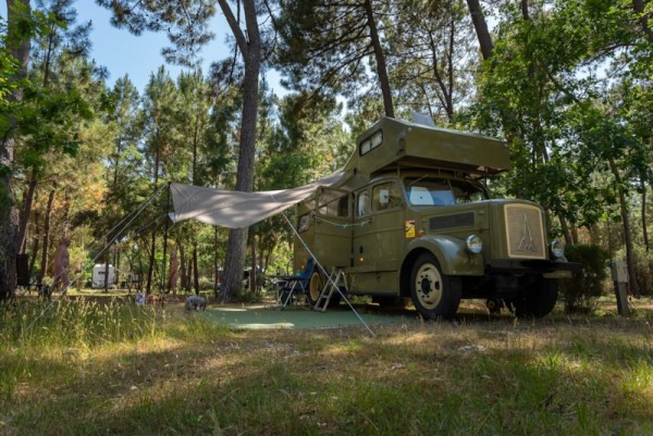 ESPACE : Emplacement caravane ou camping car (7 à 8.5m) 2 Pers. - Euronat Village Naturiste